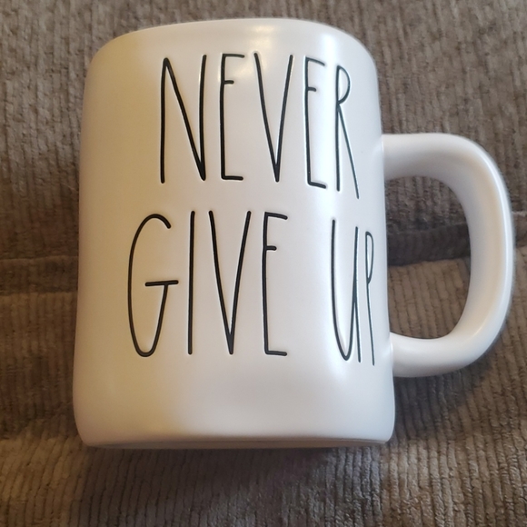 Rae Dunn Other - RAE DUNN NEVER GIVE UP MUG